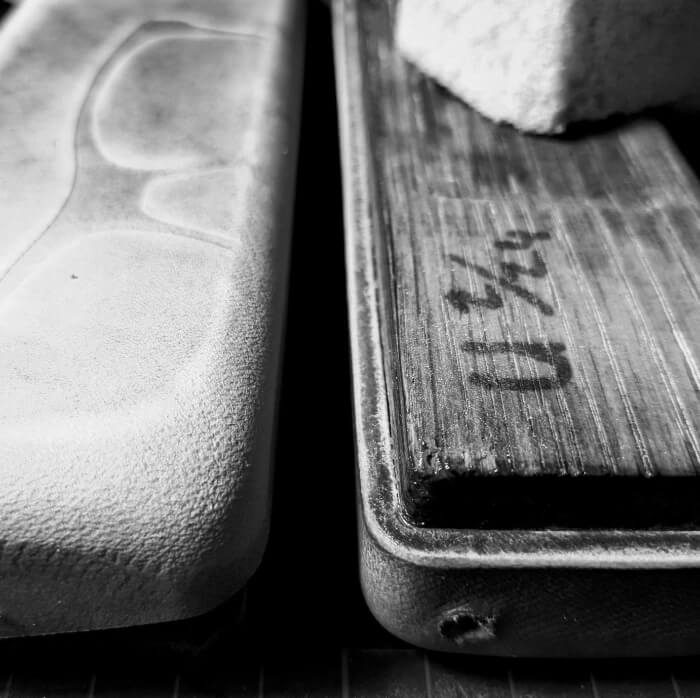 Schachtel in Arbeit Lederschachtel mit Prägung